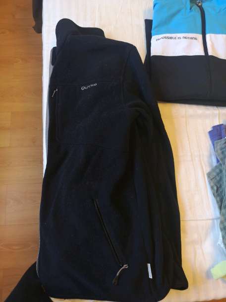 REGALO Chndal Adidas y ms ropa de talla M y 42-44 de pantaln. Solo entrega en malaga 2