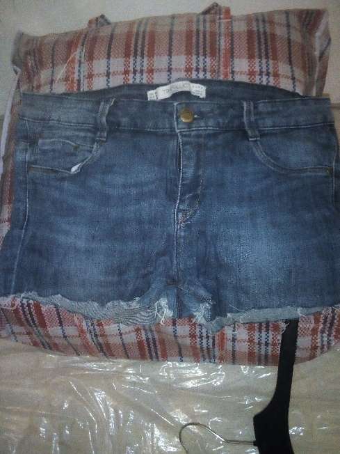 REGALO Pantalón corto REGALO Pantalón corto
