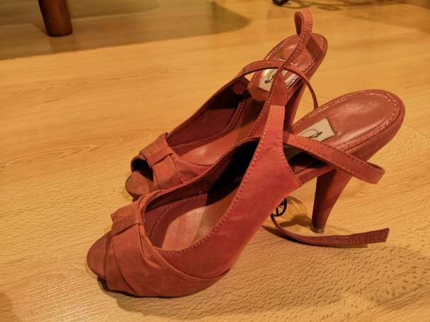 REGALO Zapato tacon talla 38 y bolso a juego REGALO Zapato tacon talla 38 y bolso a juego