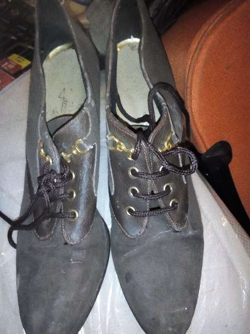 REGALO Botines de tacón REGALO Botines de tacón
