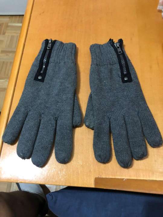 REGALO guantes y gorros de invierno REGALO guantes y gorros de invierno