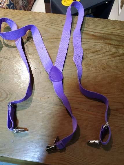 REGALO cordoneras negras y rojas y tirantes lilas 5