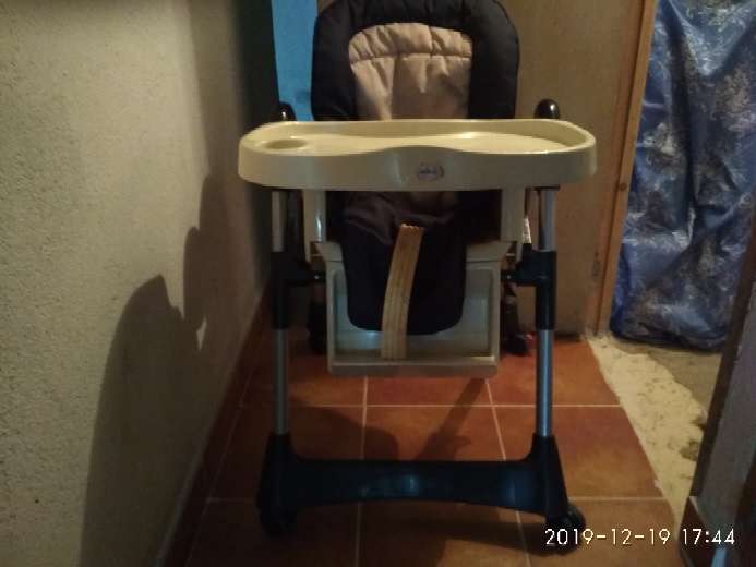 REGALO Trona bebé para comer REGALO Trona bebé para comer