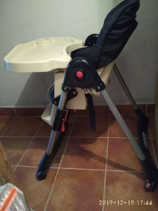 REGALO Trona beb para comer 2