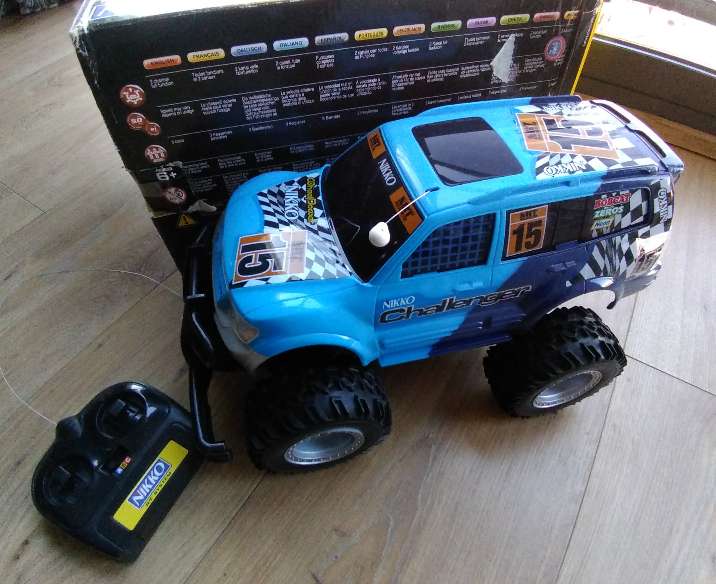 REGALO coche con control remoto nios 