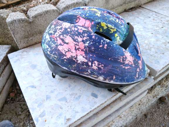 REGALO Casco infantil