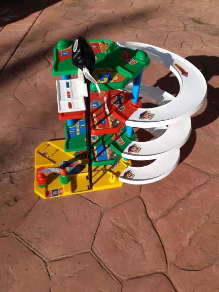 REGALO parking de coches de juguete 2