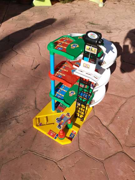 REGALO parking de coches de juguete 3