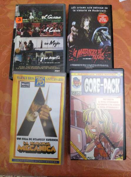 REGALO Películas variadas en VHS: El cocinero, el ladrón, su mujer y su amante; La matanza de Texas, La Naranja Mecánica, Gore Pack (cortos gore) REGALO Películas variadas en VHS: El cocinero, el ladrón, su mujer y su amante; La matanza de Texas, La Naranja Mecánica, Gore Pack (cortos gore)