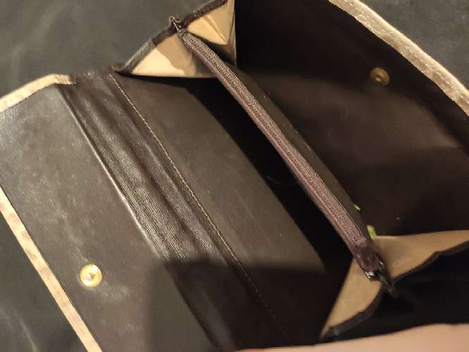 REGALO Billetera Carla Sade, exterior en buen estado interior descosido,  2