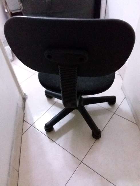 REGALO Silla con 4 ruedas 2