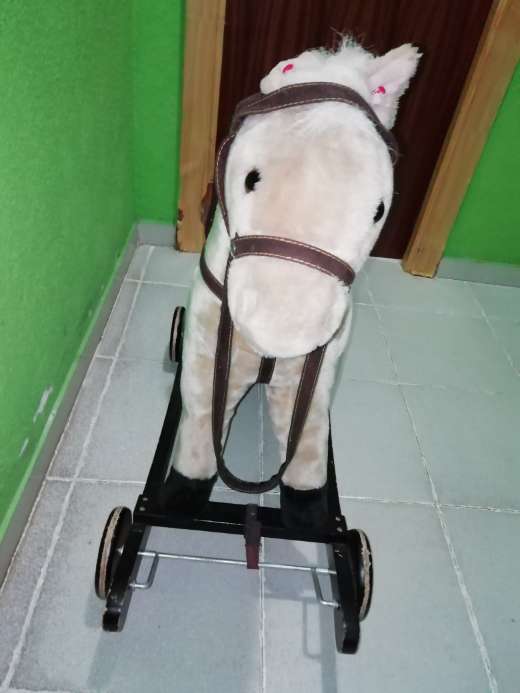 REGALO Caballo con ruedas balancin  3