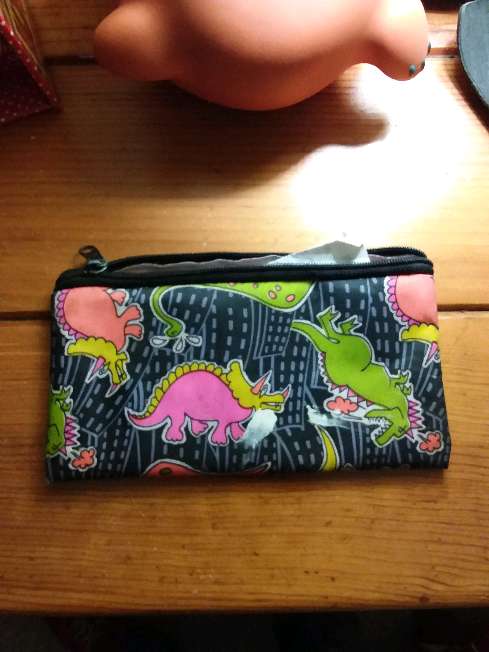 REGALO Estuche para colores REGALO Estuche para colores