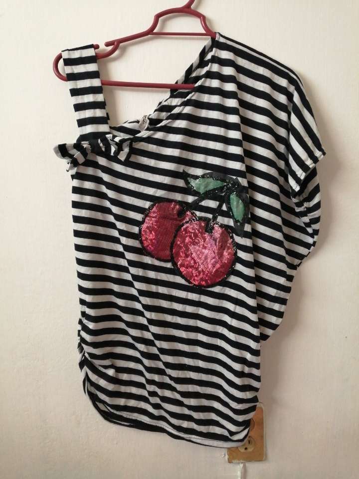 REGALO Blusa de cerezas 
