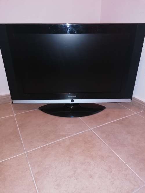 REGALO tele en muy buen estado y chaqueta 2