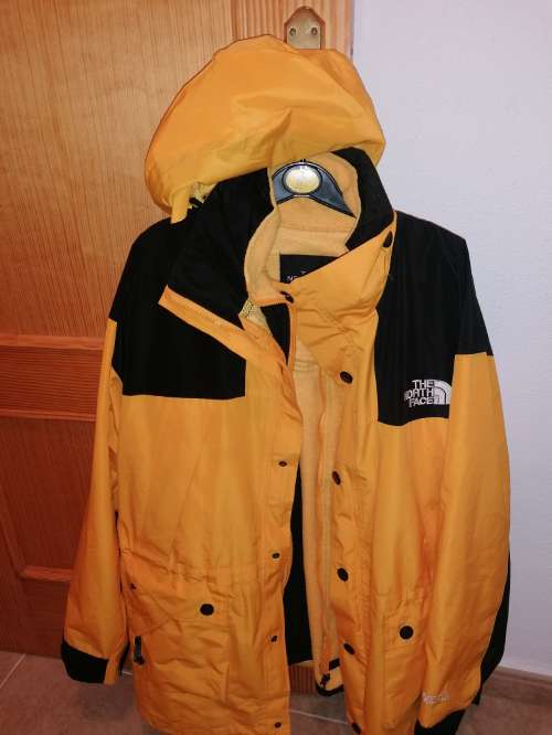 REGALO tele en muy buen estado y chaqueta REGALO tele en muy buen estado y chaqueta