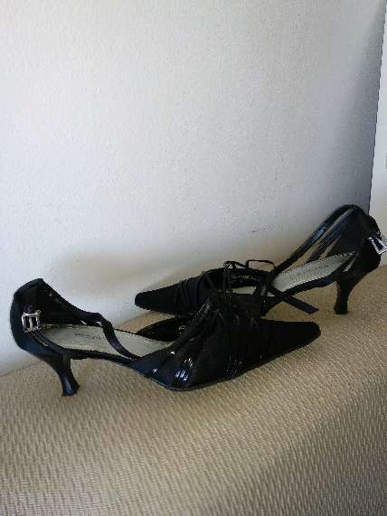 REGALO
Zapatos elegantes de mujer REGALO
Zapatos elegantes de mujer