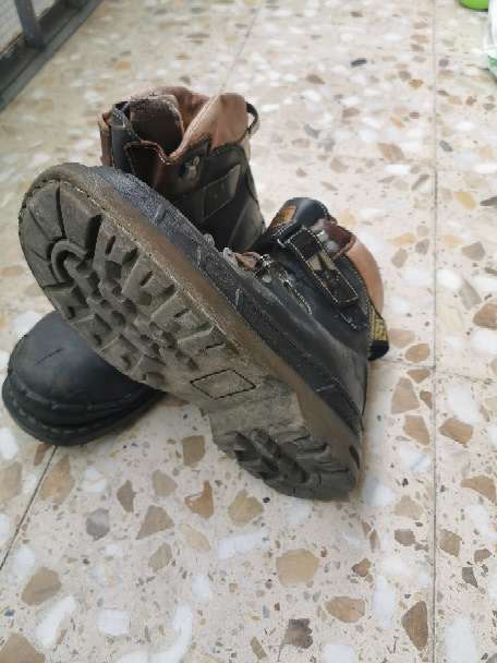 REGALO Botas piel talla 42 REGALO Botas piel talla 42