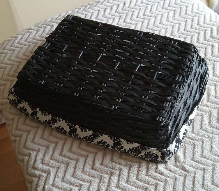 REGALO Cajita de madera y Cesta mimbre 4