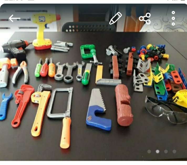 REGALO Varias piezas de juguetes