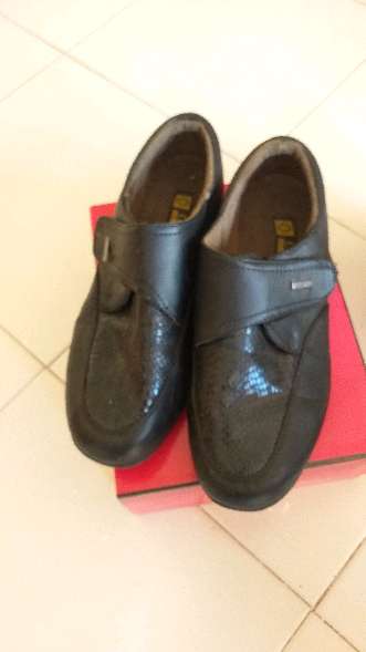 REGALO zapatos 1 sin estrenar 2 un poco usados y sandalias   4