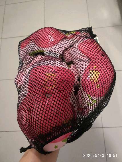 REGALO Conjunto de rodilleras coderas y muñequeras niña REGALO Conjunto de rodilleras coderas y muñequeras niña