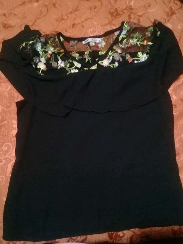 REGALO blusa negra 1