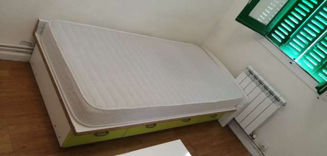 REGALO Cama de madera maciza con cajonera 