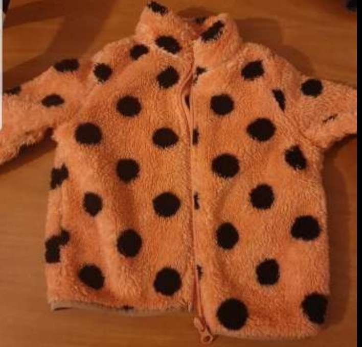 REGALO Chaquetilla niña 2 años sin usar por quedarse pequeña REGALO Chaquetilla niña 2 años sin usar por quedarse pequeña