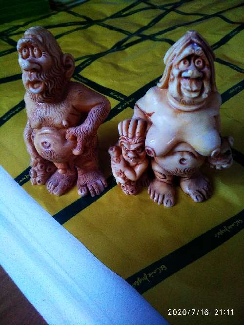 REGALO figuras peculiares 