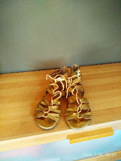 REGALO sandalias talla 38/39 2