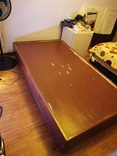 REGALO Base de madera y 2 colchones individuales  3