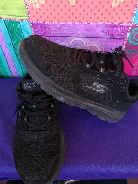 REGALO Deportivas skechers 43.5