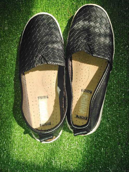 REGALO Zapatos negros