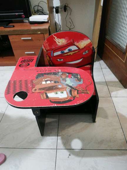 REGALO Mesa de comer nio 