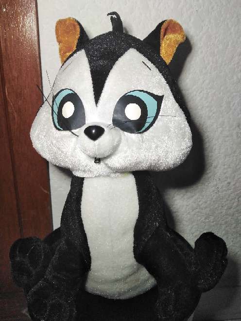 REGALO Peluche gatito (Looney Tunes) 