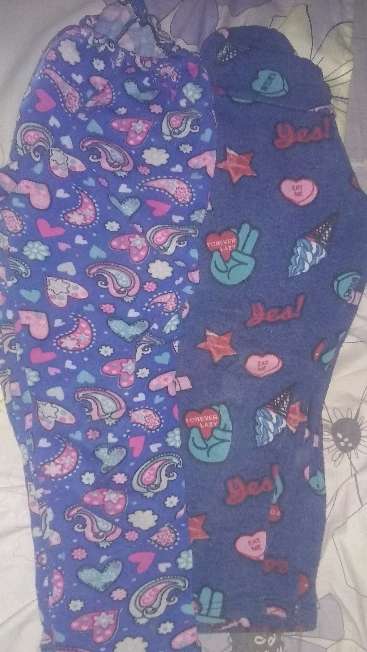 REGALO pantalones. de nena talle 4 y 5