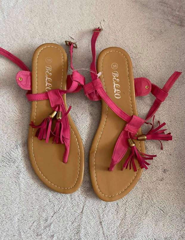 REGALO Sandalias sin estrenar