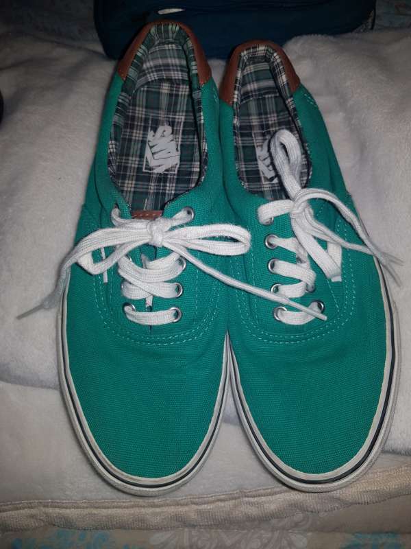 REGALO vans color verde talla 42