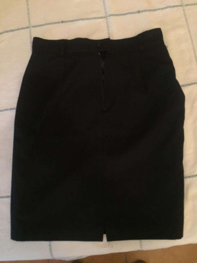 REGALO Falda de mujer negra. REGALO Falda de mujer negra.