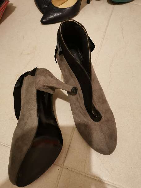 REGALO Zapatillas cerradas gris-negro 1