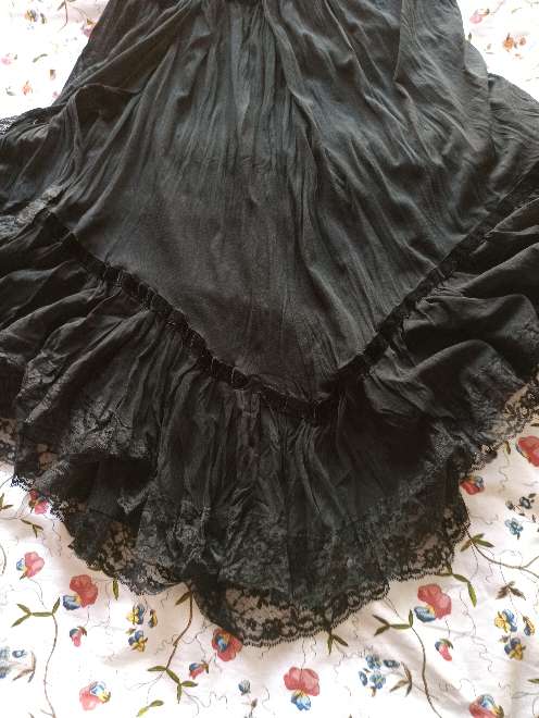 REGALO Falda negra  3