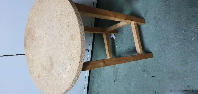 REGALO mesita de 37 cm de dimetro y 62 cm de altura 2