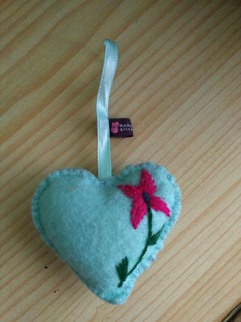 REGALO Colgante corazn y pulseras 