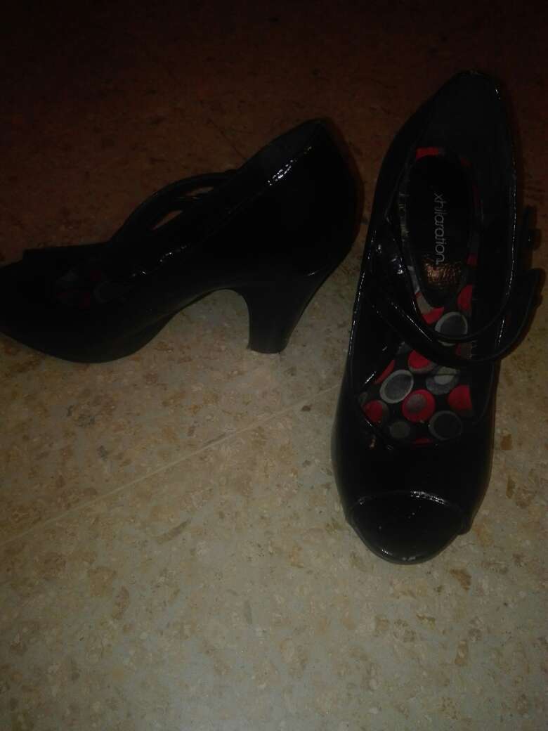 REGALO zapatos de charol