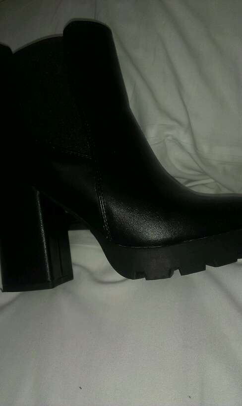 REGALO tacones negros nuevos detalla 38 REGALO tacones negros nuevos detalla 38