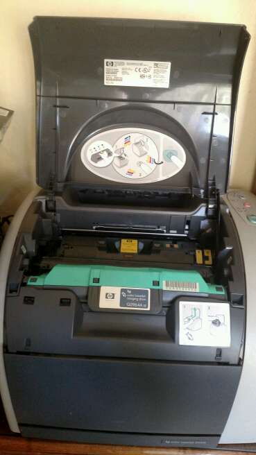REGALO Impresora HP color Laserjet 2550L 3