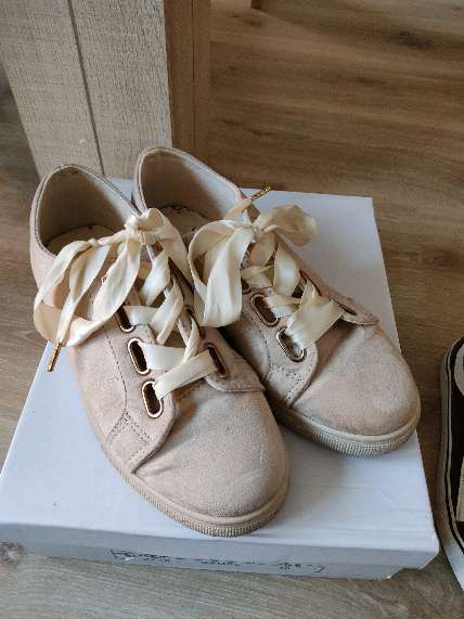 REGALO zapatillas marrones