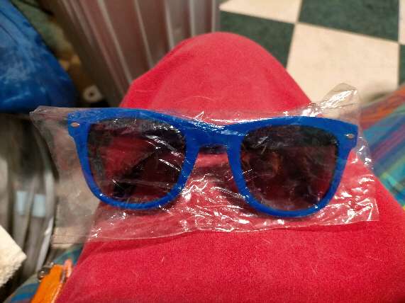 REGALO gafas sol larios