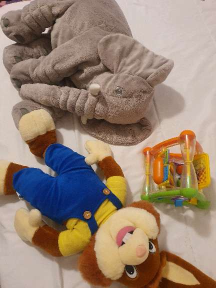 REGALO juguetes y peluches bebs 